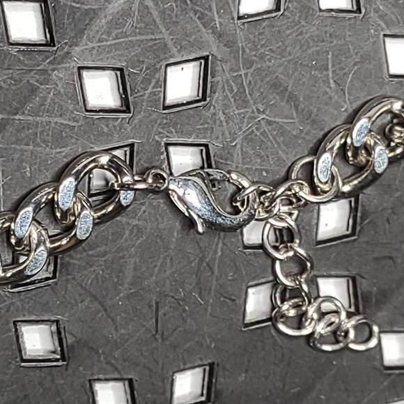 19 Inch Heavy Metal Curb Link Necklace - Picture 5 of 11